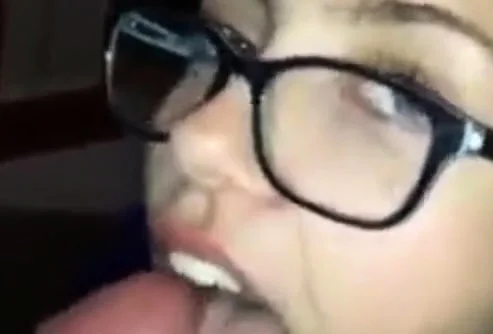 Girl with glasses gives blowjob but wasn't ready for cim