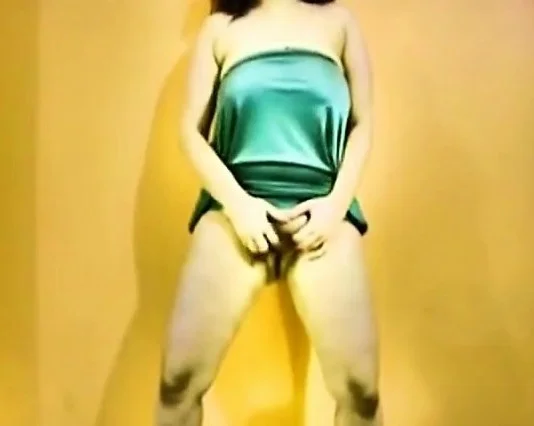 Extra thick mama stripping and teasing