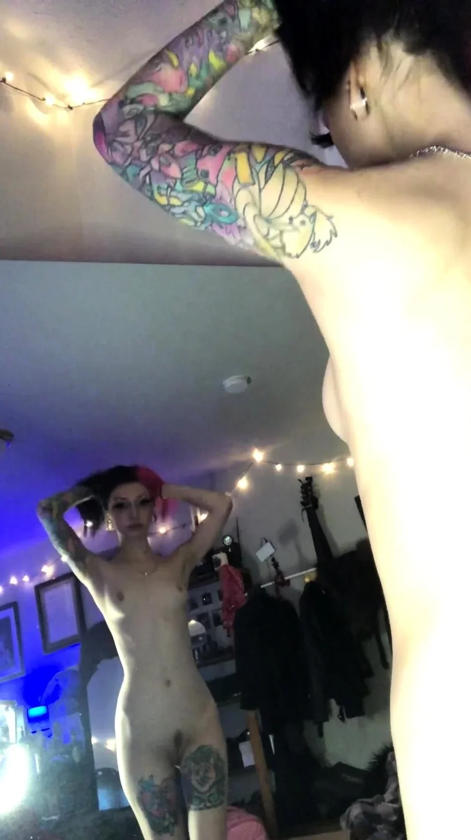 Small titted teen sucks upside down