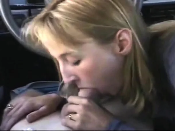 Blowjob in the car and cumshot in the mouth