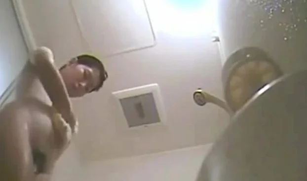 Hidden shower with great orgasm