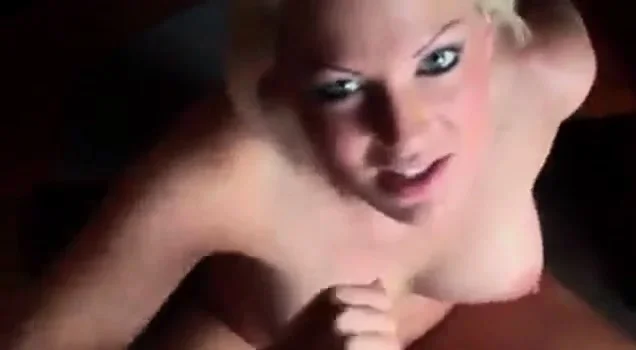 Deutsch Amateurblond in Korsett hat Sex