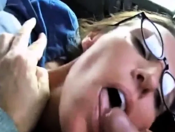 Mature girl blowjob and facial in car
