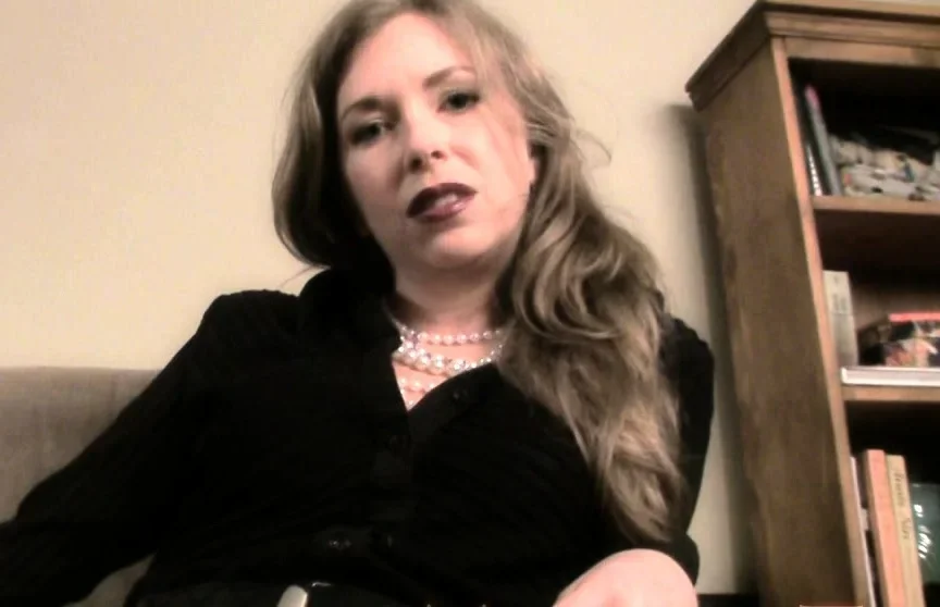 Horny amateur girls with a foot fetish play along