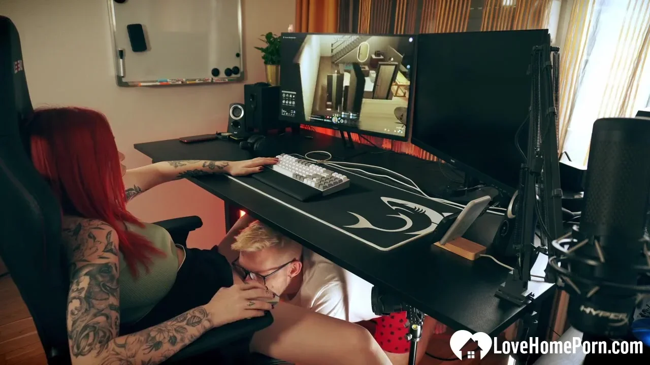 He ate my pussy while I was gaming