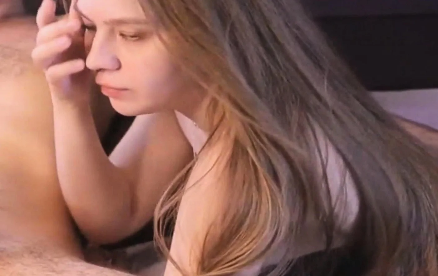 Horny Babe Loves To Suck A Dick