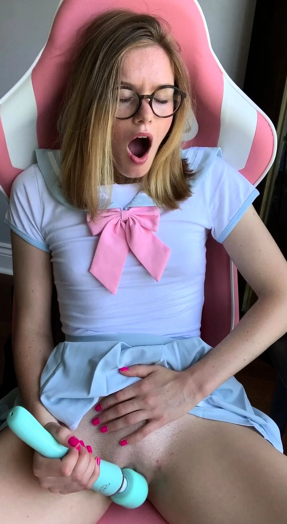 Beautiful Russian teen masturbating on webcam w toys