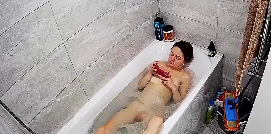 Amateur shower and masturbation