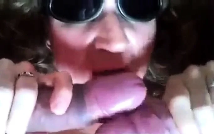 Milf frottage 2 cocks & cumshot