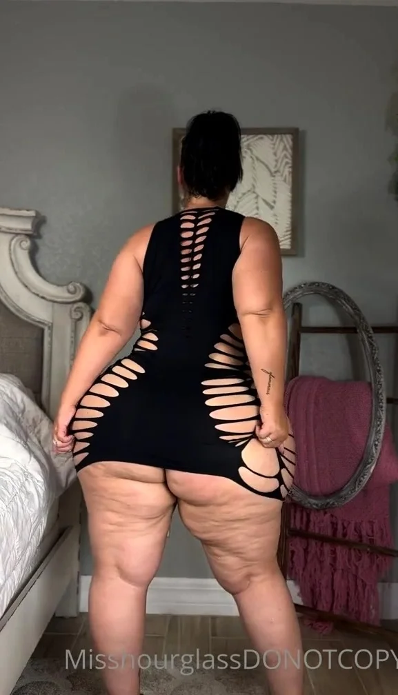 Amateur brunette ariana marie solo toying