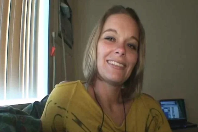 Homeless blonde with a cute smile puts her mouth to work on a big dick