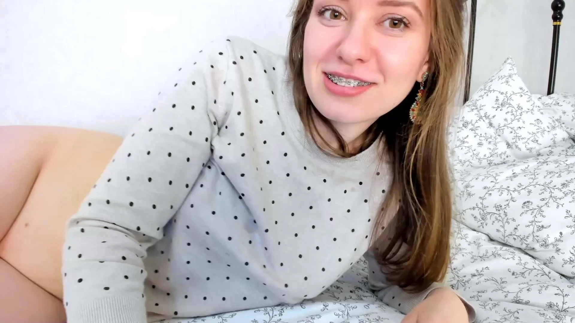 Brunette Solo Webcam Masturbation