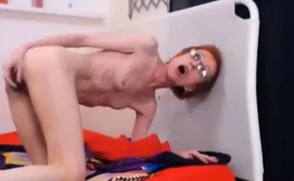amazing skinny gilf fucks her dildo