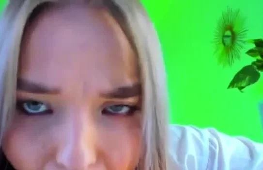 Hot amateur webcam teen masturbates for their fans