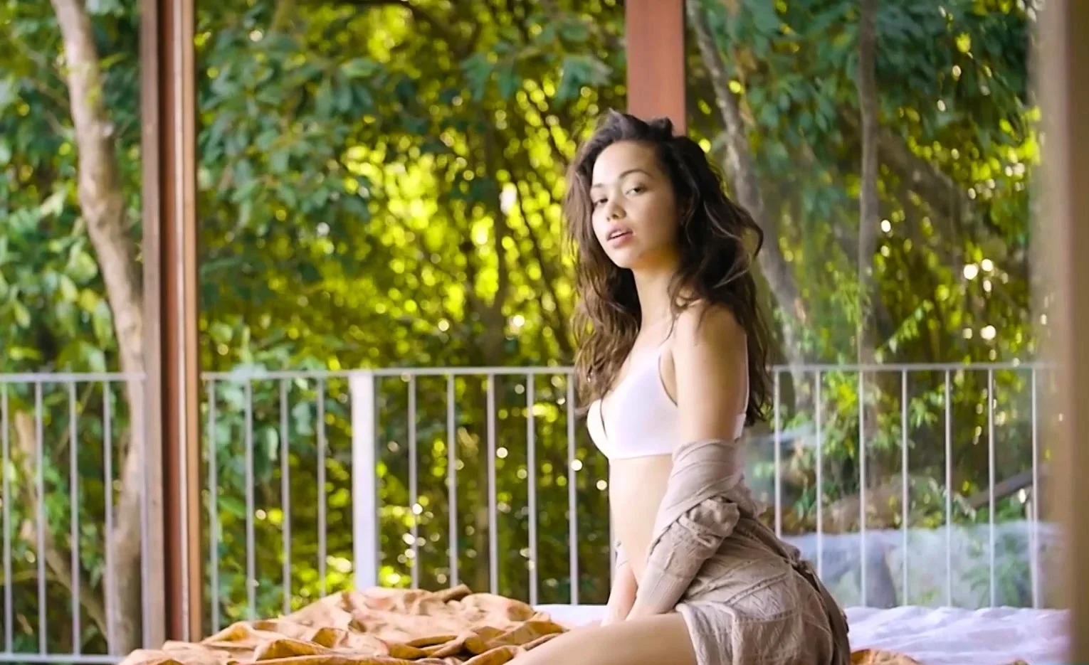 Petite Filipina teen exposes tiny body