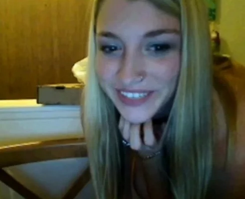 MelissaM36H nude pizza