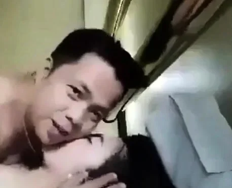 Indonesian - Pasangan Mesum Dikamar Hotel