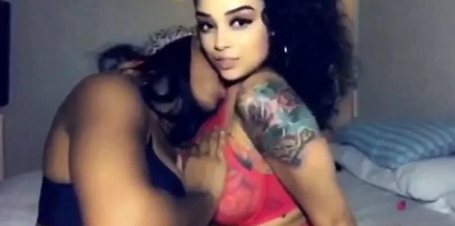 Ebony Lesbians Making Out