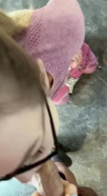 amateur blowjob cumshot finish in her mouth