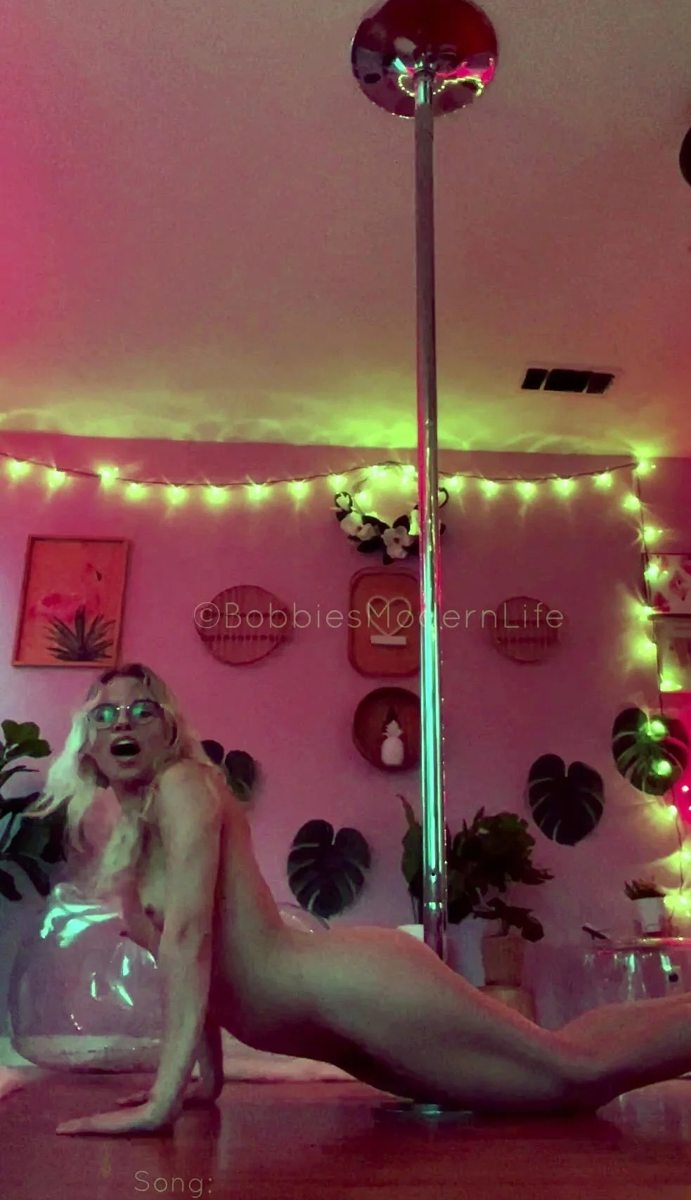 Lovely Blonde With Tight Pussy Masturbate Solo