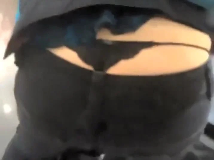Thong slipped out in a shoe store