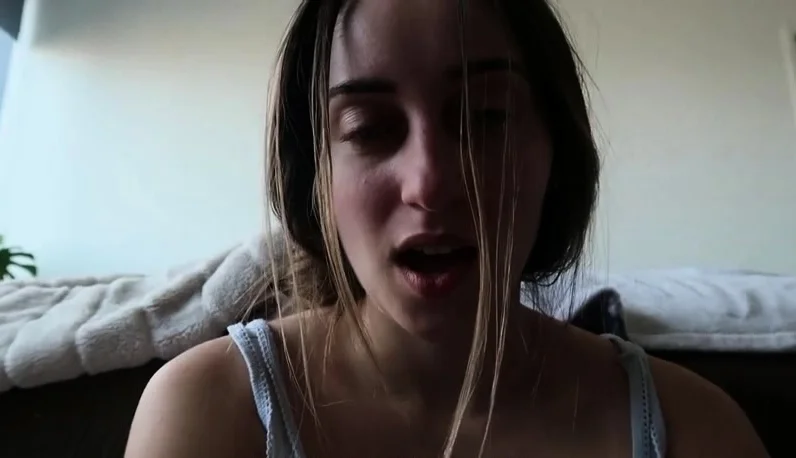 Beauty small tit amateur teen masturbating her shaved pussy