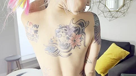 Hot Bimbo Huge Tits Tattoo Tour