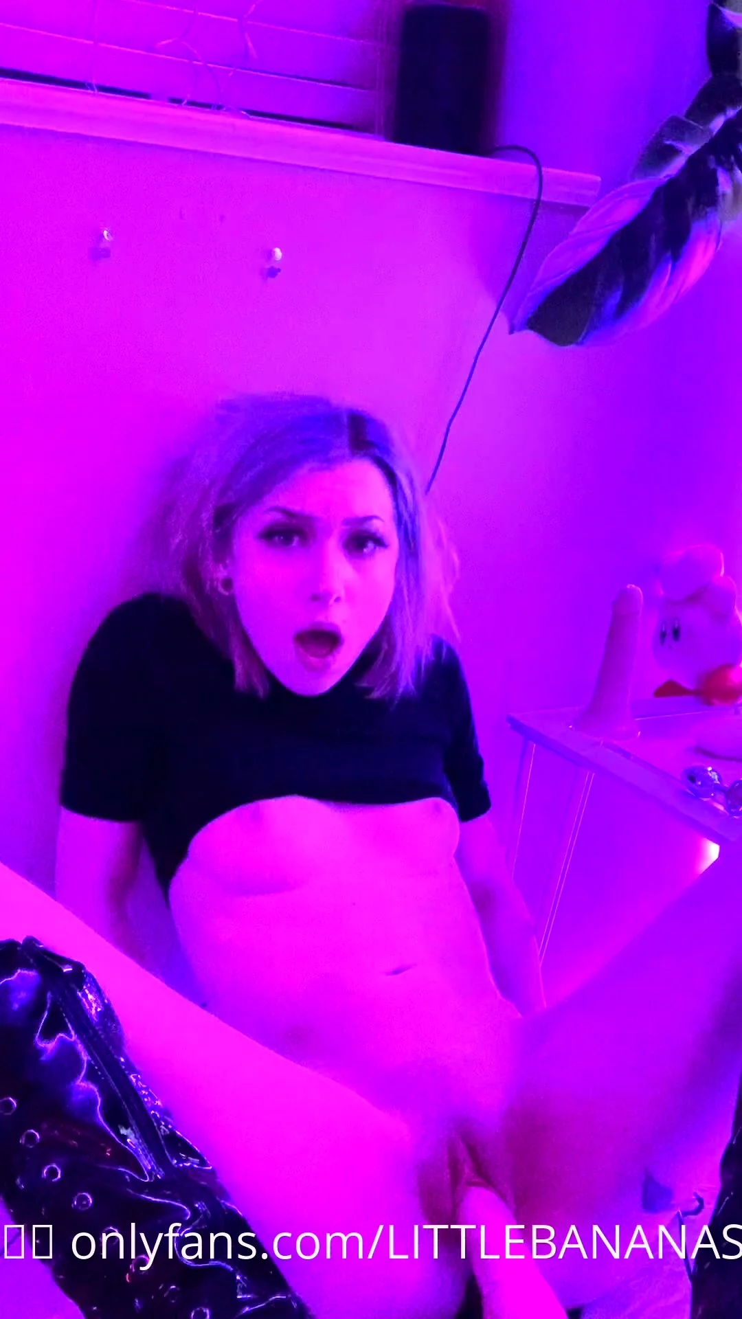 Hot amateur naked teen toys her pussy