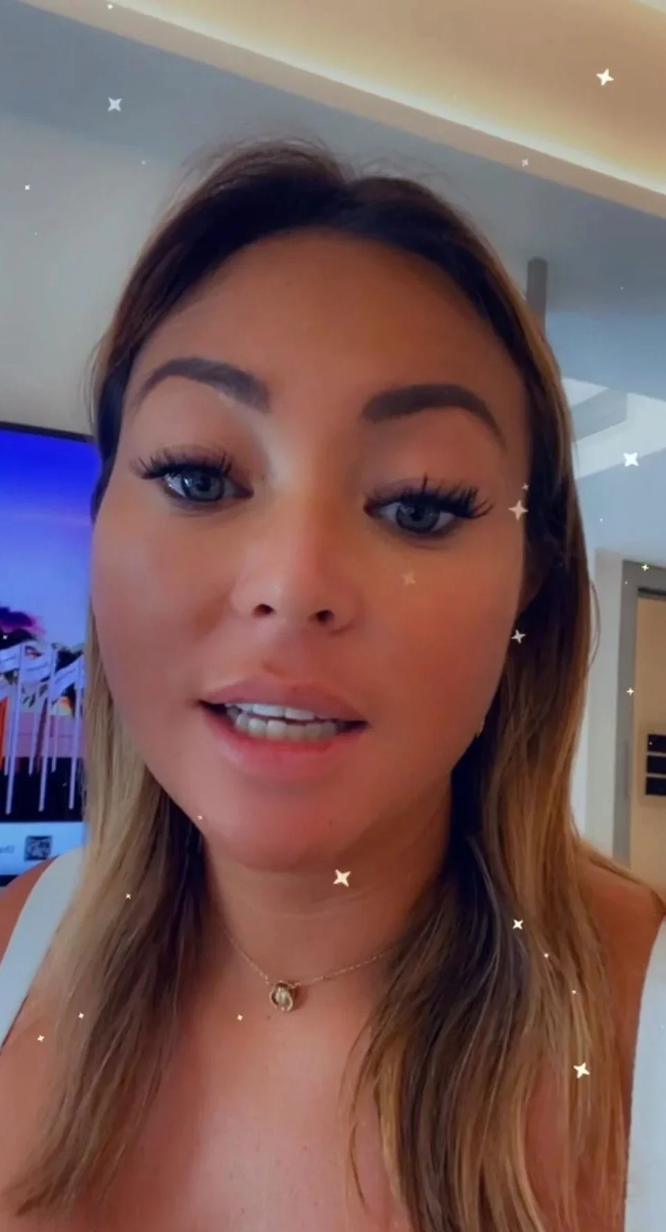 Brunette Solo Webcam Masturbation