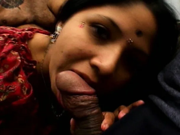 Indian hottie with all dat ass gets slammed by two foreigners