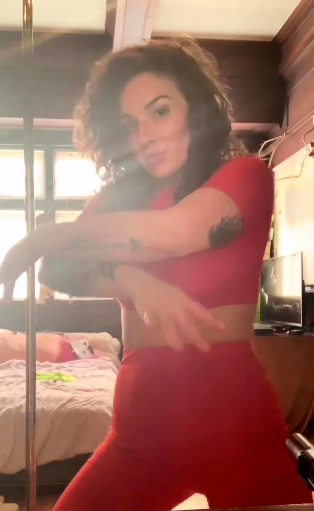 Young Amateur Girl Stripping and Masturbating Cam