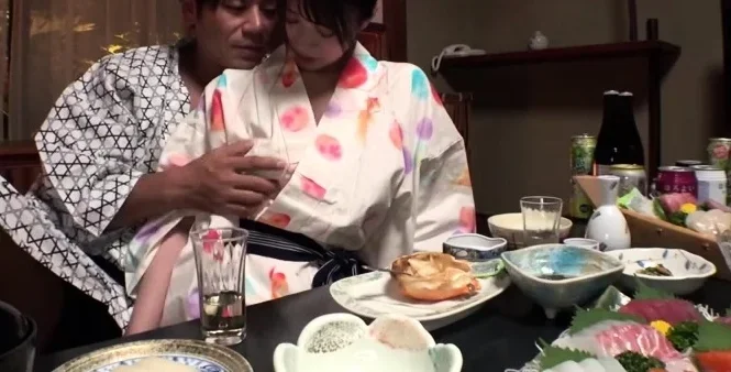 Amateur Asian gives amazing blowjob