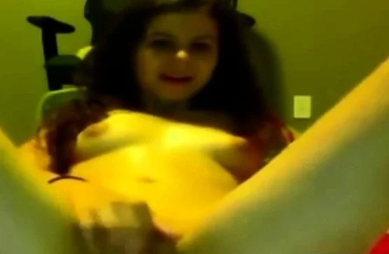 Webcam Beauty masturbation and facial