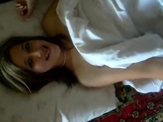 Sexy Teen Giving A Morning Handjob - POV