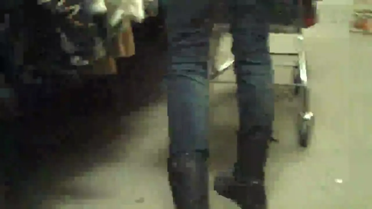 Lazy day trolling for a nice piece of bluejeanbutt