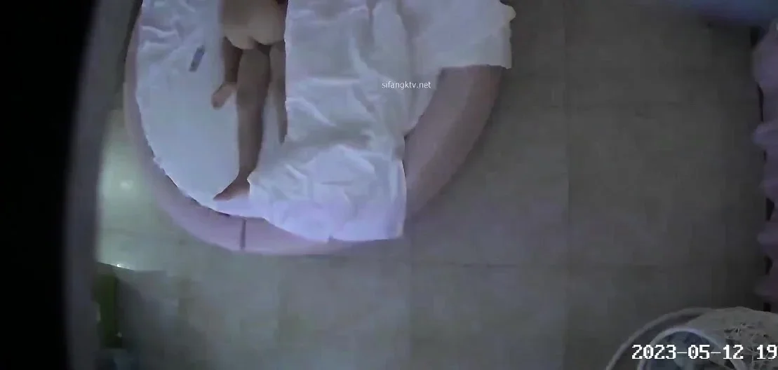 Amateur couple hidden cam