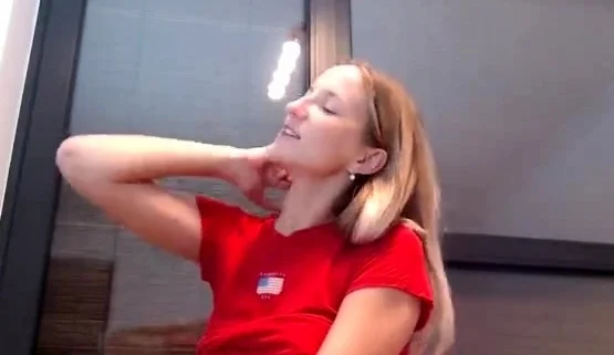 Gorgeous teen fingering her gaping pussy hard