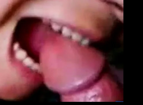 She sucks her man till he cum in her mouth - Homemade