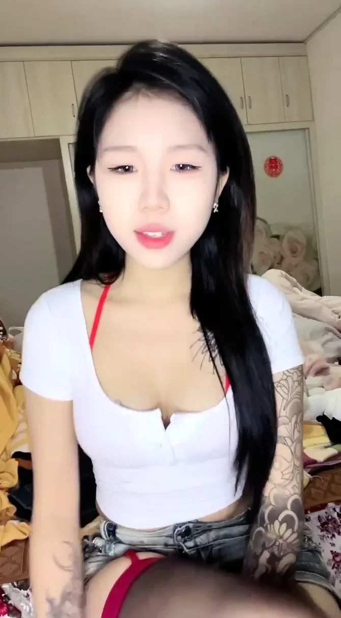 Amateur asian teen licks ass and sucks cock
