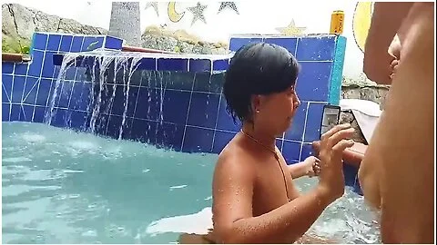I Take My Stepmother To The Pool!