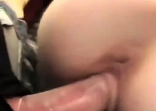 BONNE PUTE PRISE PAR DERRIERE
