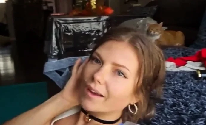 Close up MILF masturbation