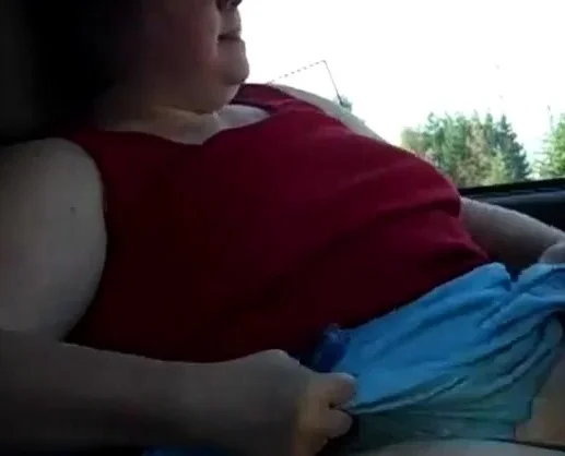 SSBBW Slut Masturbates in her Car