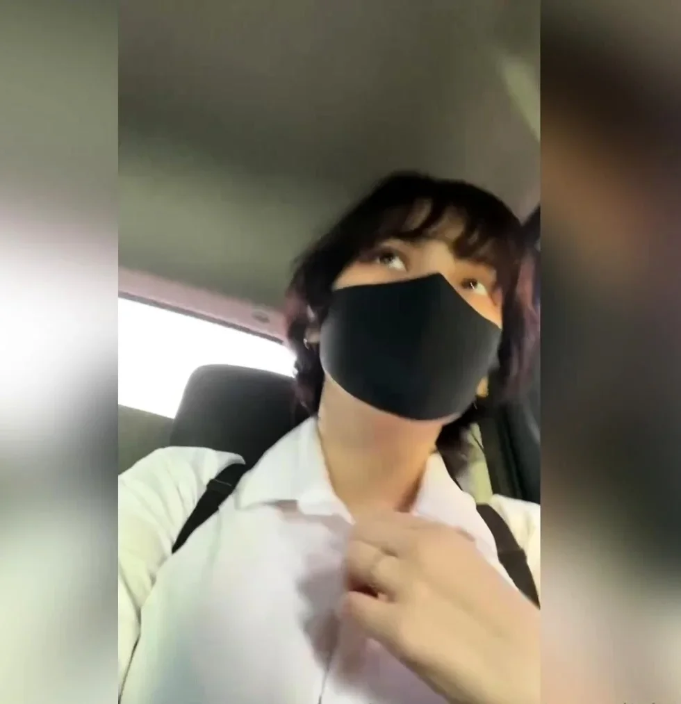 Asian girlfriend outdoor fucked and creampied