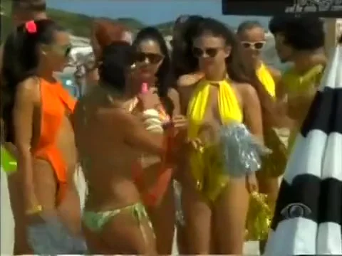 Sexy dolls wearing tight bikinis show off their appetizing curves