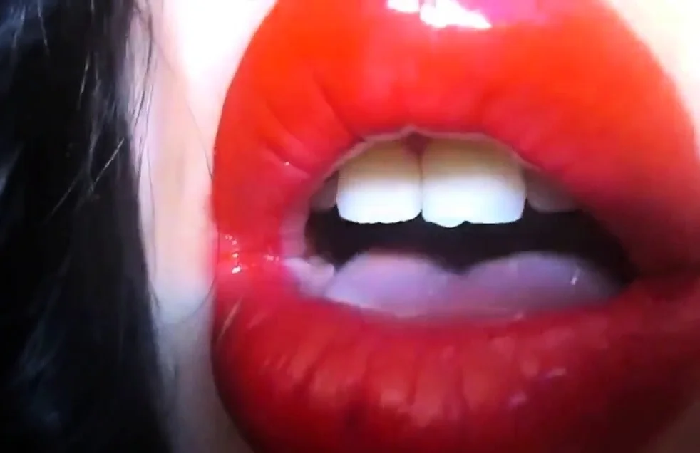Red Lipstick Weakness