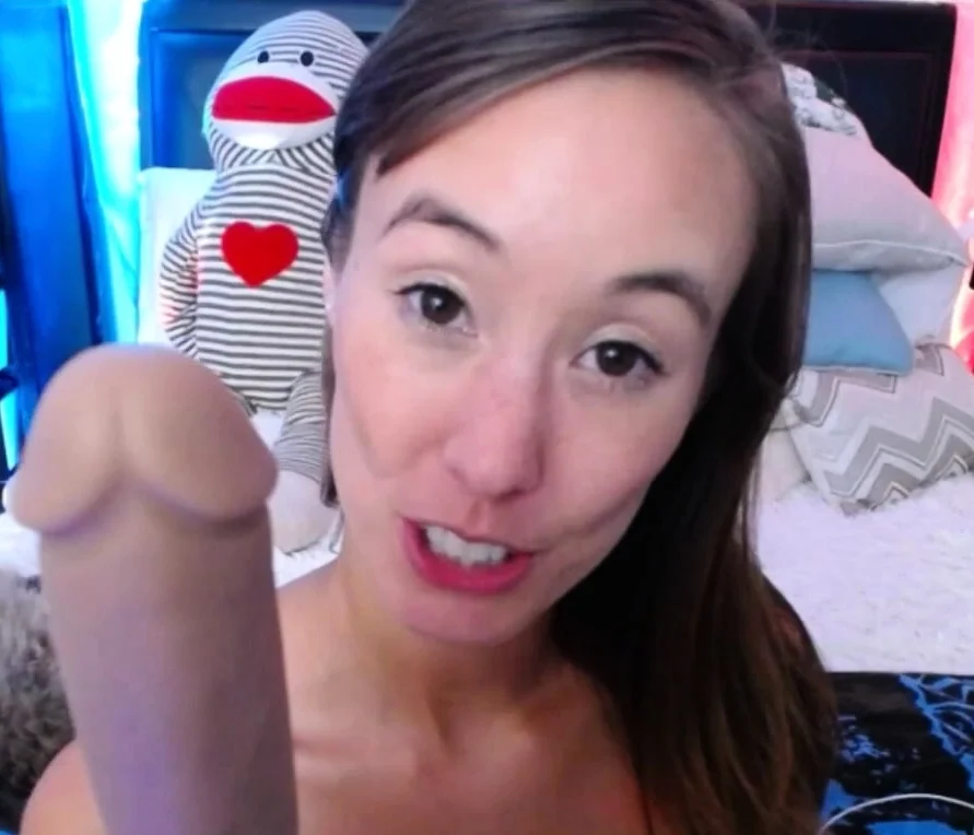Brunette Solo Webcam Masturbation