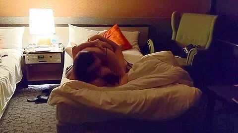【素人カップルの濃厚セックス 〜〜】ねっとりフェラからのおちんぽを顔に擦り付けられ挿入、、、