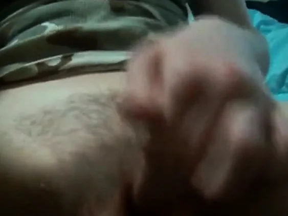 Teen clit rubbin' anda cummin'