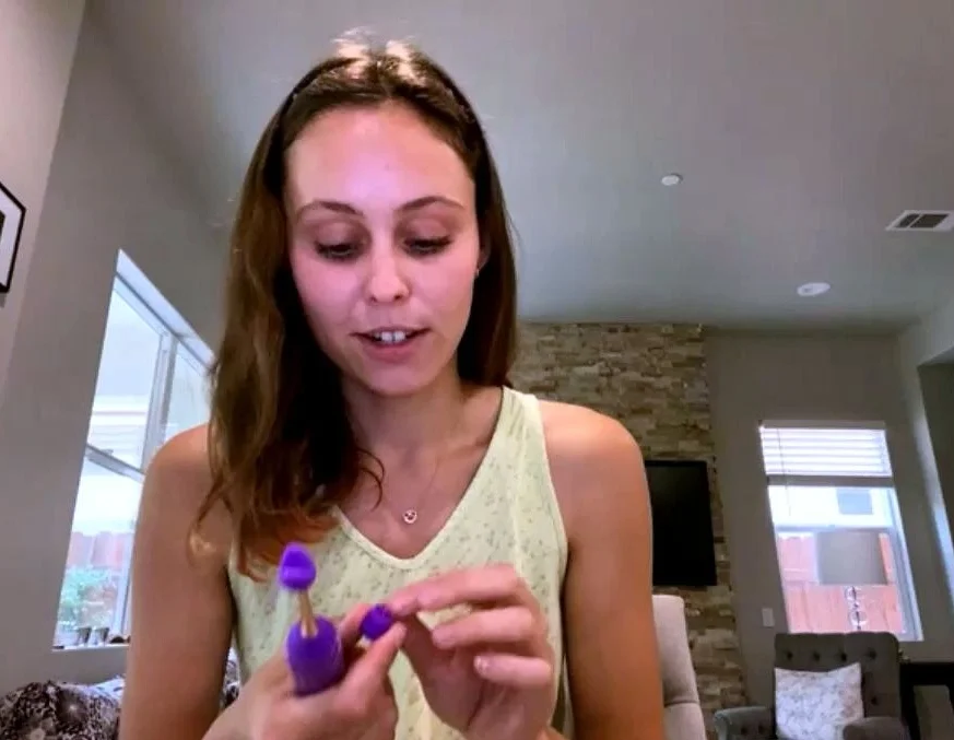 Brunette Solo Webcam Masturbation